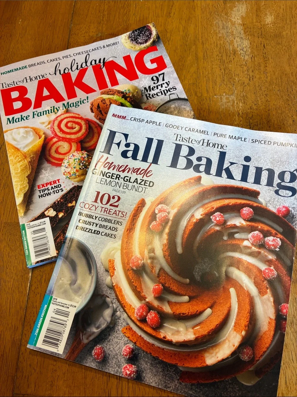 Taste of Home Fall Baking cookbook & Holiday Baking cookbook magazine set